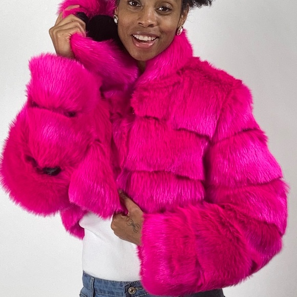 PINK FAUX FUR CROP JACKET WITH HOOD - Picture 3 of 3